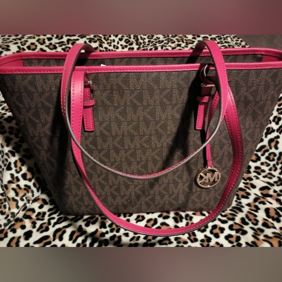 Michael Kors Jet Set Charm Large Tote - Picture 2 of 6